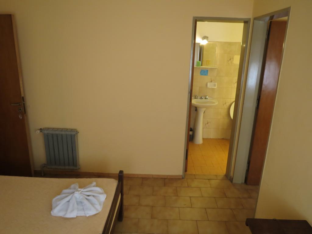 Hotel Arenales Βίλα Κάρλος Παζ Δωμάτιο φωτογραφία